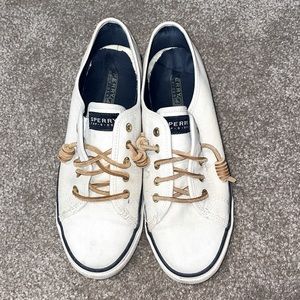 Women’s sperry shoes